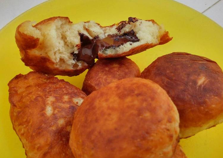 resep lengkap untuk Roti goreng isi coklat simpel ala anak kos