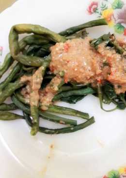 Rumbah /rujak kangkung sambal asem has karangampel indramayu