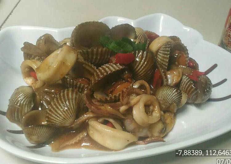 gambar untuk resep Kerang cumi asam manis pedas