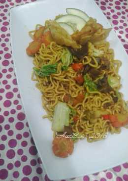 Mie goreng Hot Melotot A'la Hesti