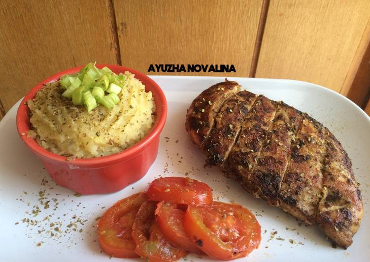 gambar untuk cara membuat Healthy Grilled Chicken Breast with Mashed Potato