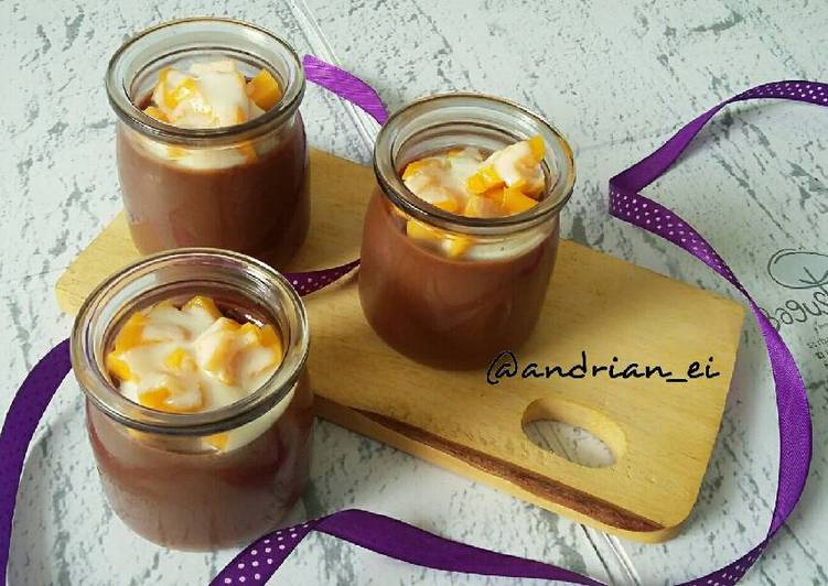 resep makanan Puding Coklat Topping Mangga Yoghurt