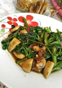 Cah kangkung jamur black garlic. #bikinramadhanberkesan