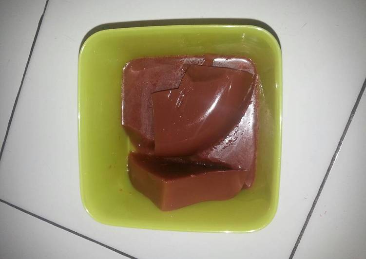 bahan dan cara membuat Agar coklat ala anak kos