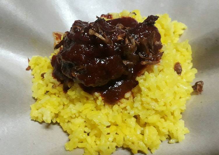 bahan dan cara membuat Nasi Kuning Rice Cooker anti Gagal plus Bumbu Habang Haruan