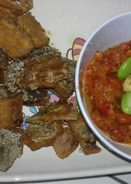 Sambal pete + ikan asin bawal