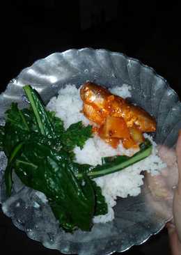 Ikan sarden kaleng + sayur kale black magic