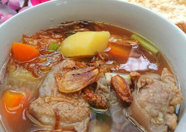 resep lengkap untuk Sop buntut