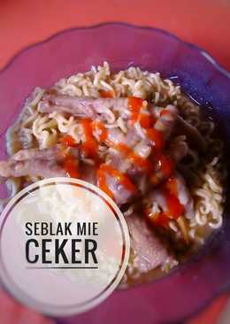 Seblak Mie Ceker / Seblak Mie Sedap Ayam Bawang Telur (Magicom)