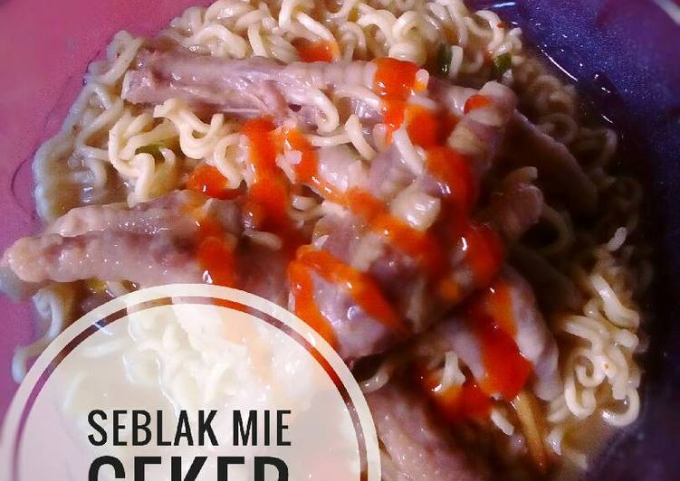 resep makanan Seblak Mie Ceker / Seblak Mie Sedap Ayam Bawang Telur (Magicom)