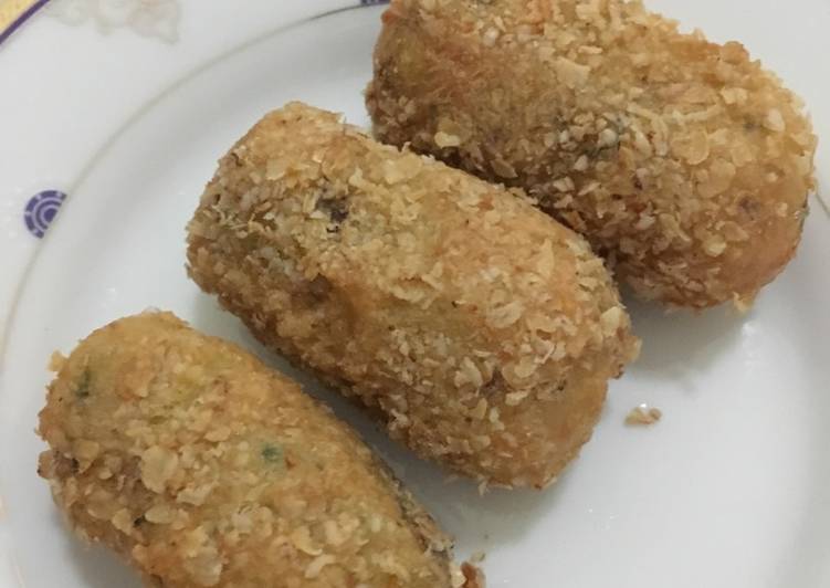 bahan dan cara membuat Kroket kentang balur oat