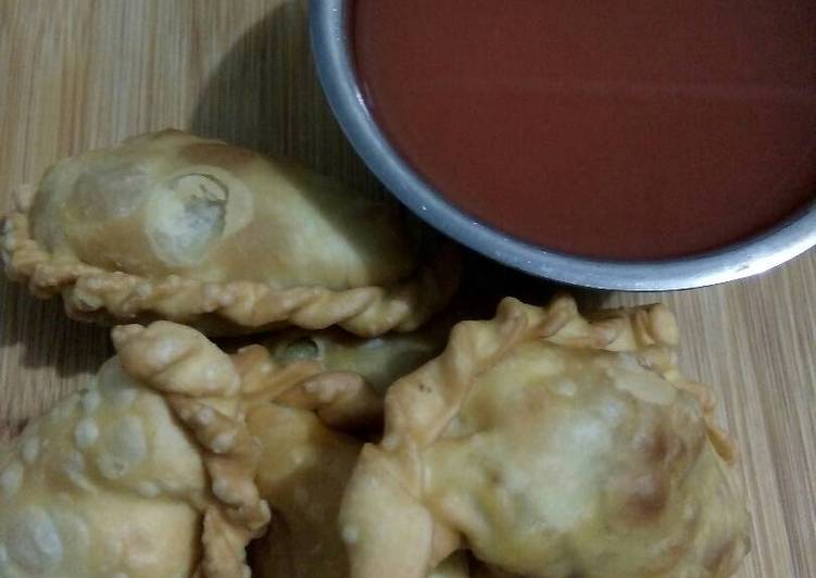 gambar untuk resep makanan Jalangkote (Pastel)isi jagung, sosis