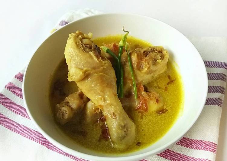 resep makanan Opor Ayam Putih Simple