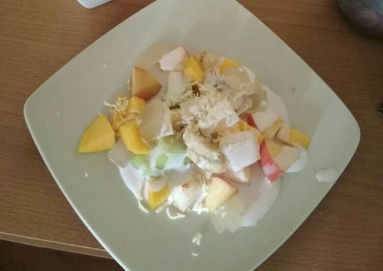 gambar untuk cara membuat Fruit Yogurt Salad