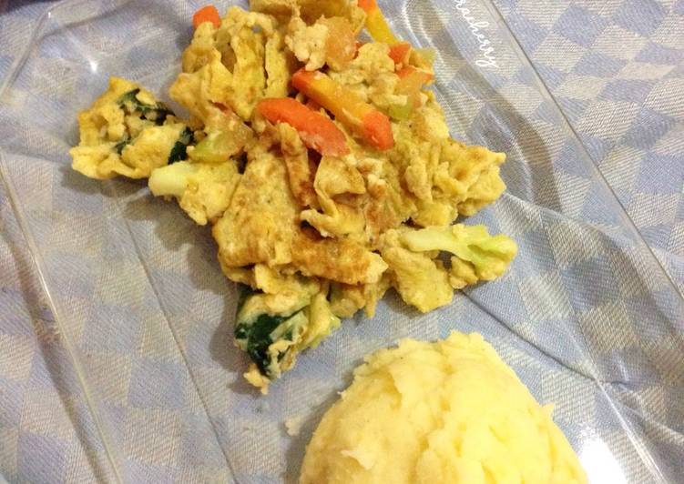 resep lengkap untuk Creamy Mashed Potato and Vegie Scrambled Egg