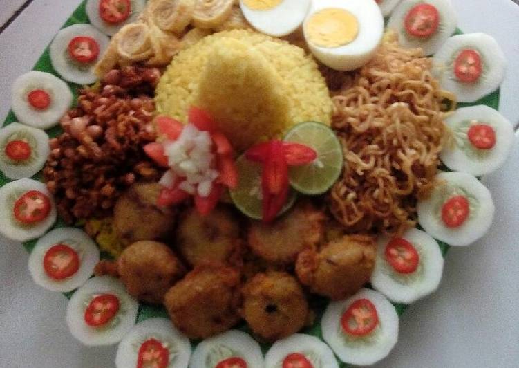 gambar untuk resep Nasi kuning ulang tahun