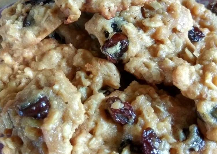 resep masakan Oat Raisin & Chocochip Cookies (eggless, sugarless, no oven)