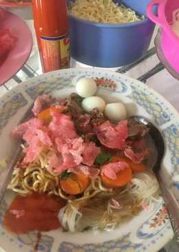 Sop mie medan komplit