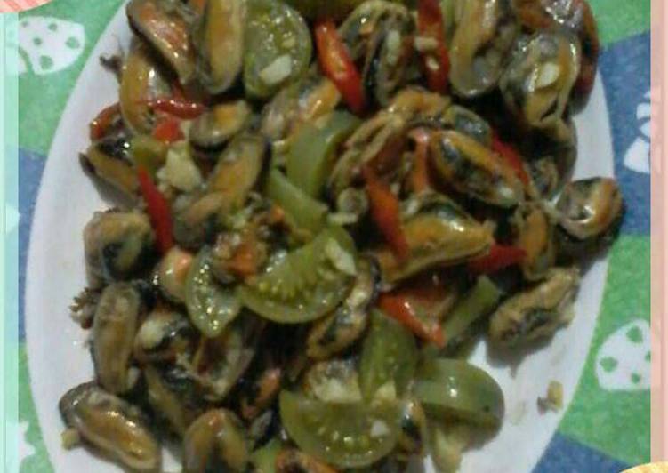 resep makanan Kerang imut tomat hijau