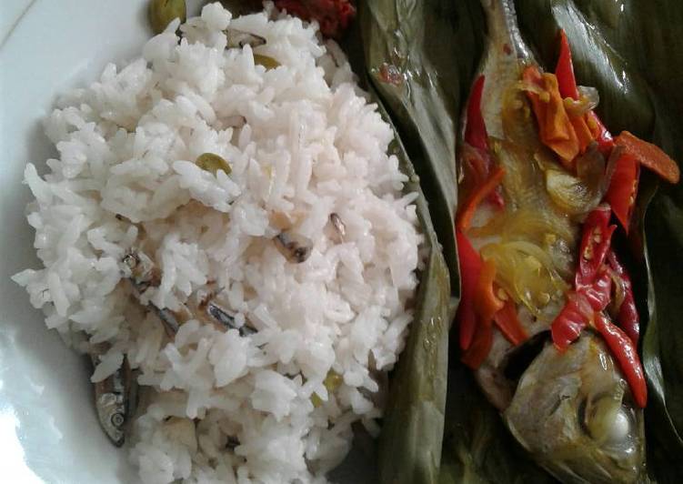 resep lengkap untuk Nasi liwet dengan pepes ikan dan sambal belacan panggang