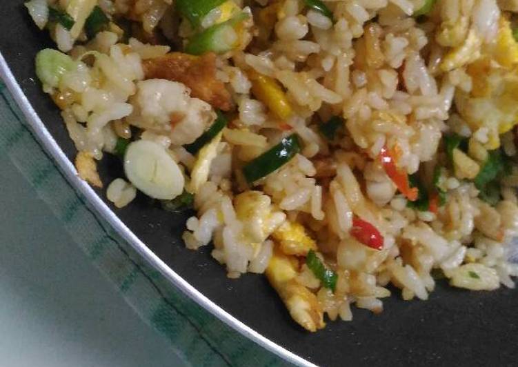 resep lengkap untuk Nasi goreng Ayam Telor (no MSG)