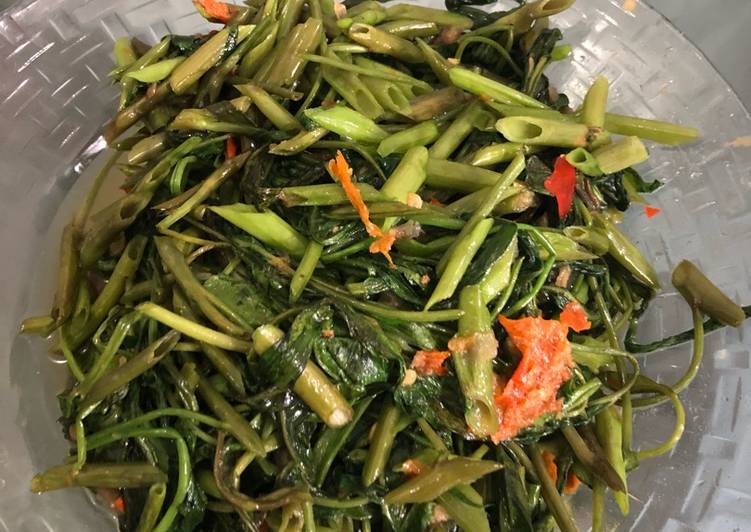 Tumis kangkung balacan