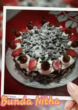 Black forest toping stroberi coklat