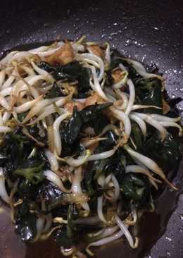 Daun ginseng tempe toge saus tiram ala fe'