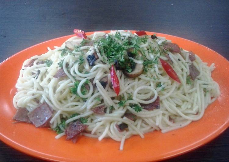 resep Spaghetti Aglio Olio with Smoke Beef and Mushroom