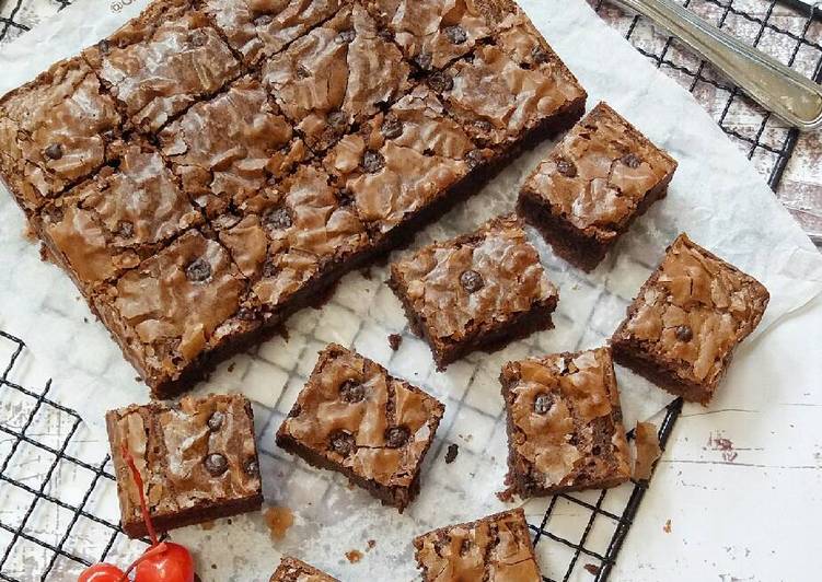 bahan dan cara membuat Chewy Brownies