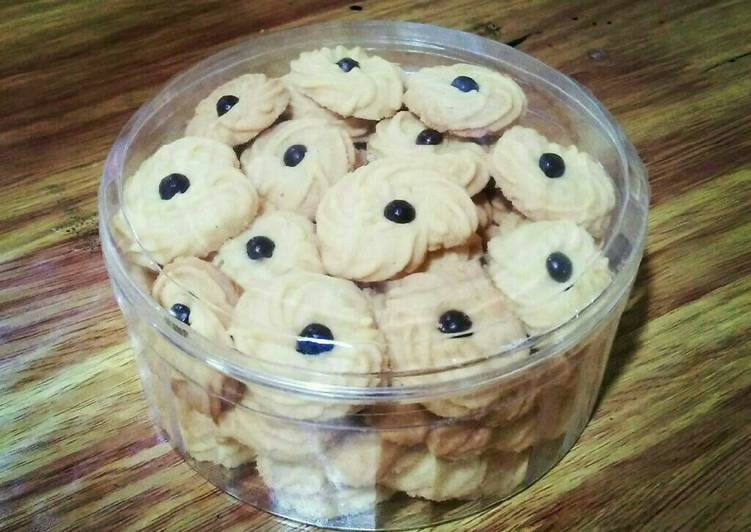 gambar untuk resep makanan Kue Semprit (Butter Cookies) Renyah dan lembut