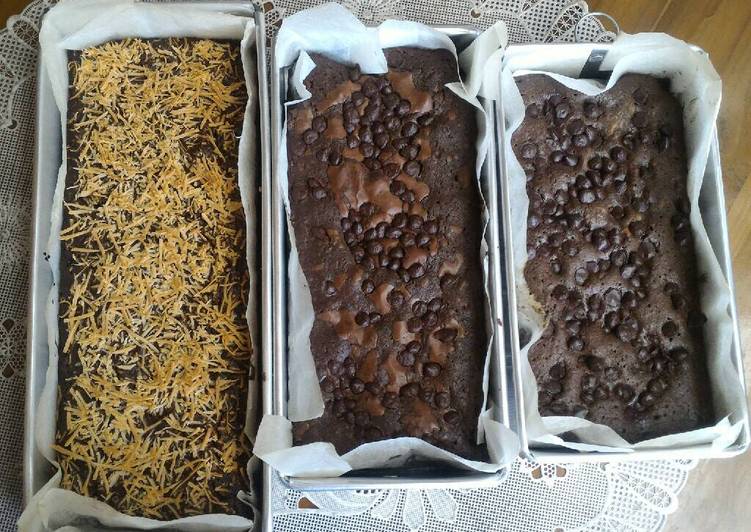 bahan dan cara membuat Chewy Brownies Panggang