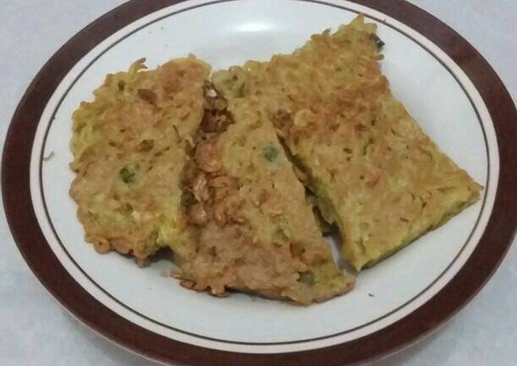 Resep Martabak Mie Pedas #merahputih Karya Wisnu Telangsih Maradika