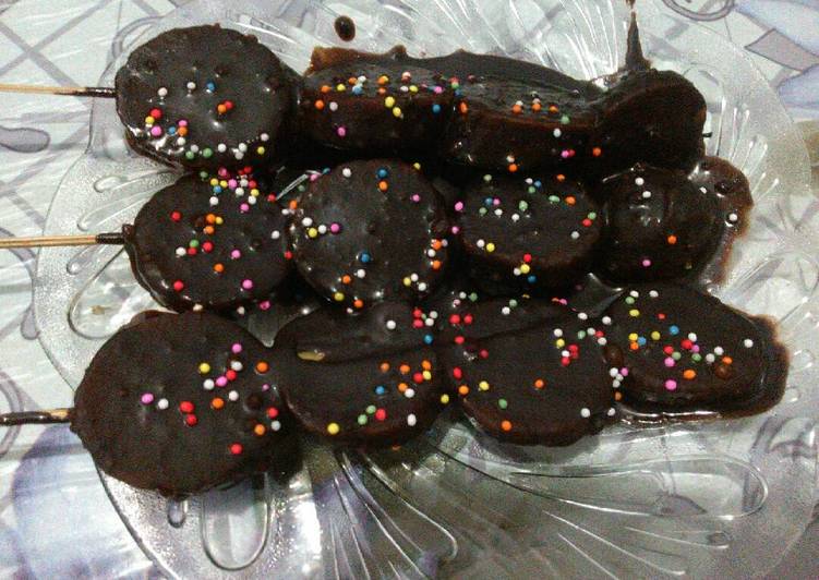 bahan dan cara membuat Es pisang coklat beku