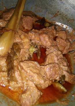 Rendang daging sapi