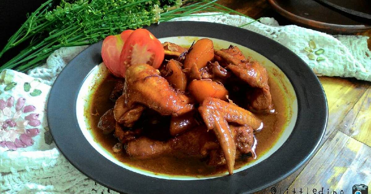 Resep Semur ayam dan kentang ala Dina Triharwati