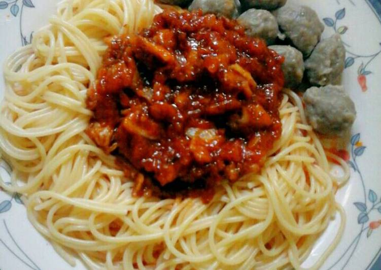 bahan dan cara membuat Spagheti Bolognese dg Saus Homemade Alakadarnya