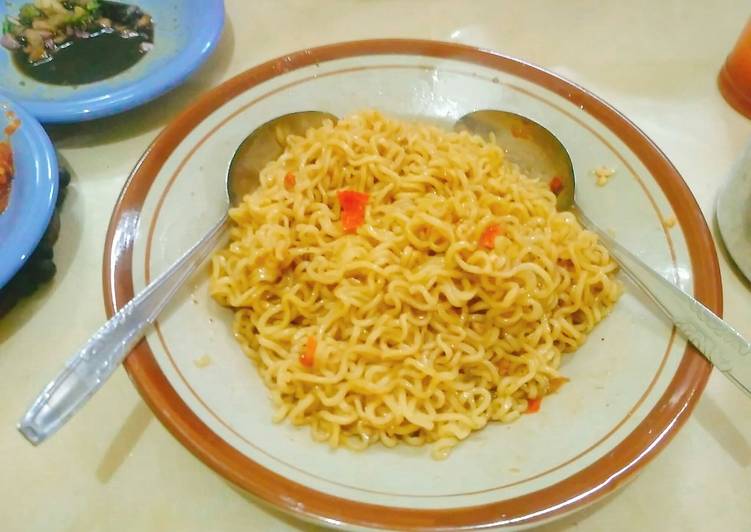 Mie sambal korek