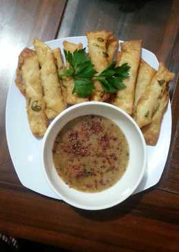 Hot Lumpia with peanut sauce (isi cabai utuh)