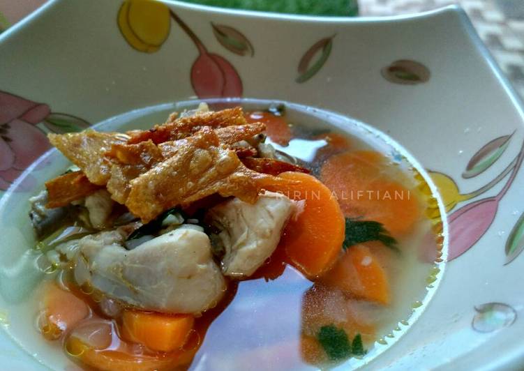 Resep Sup Ayam Bening & Kulit Ayam Crispy Oleh Ririn Aliftiani