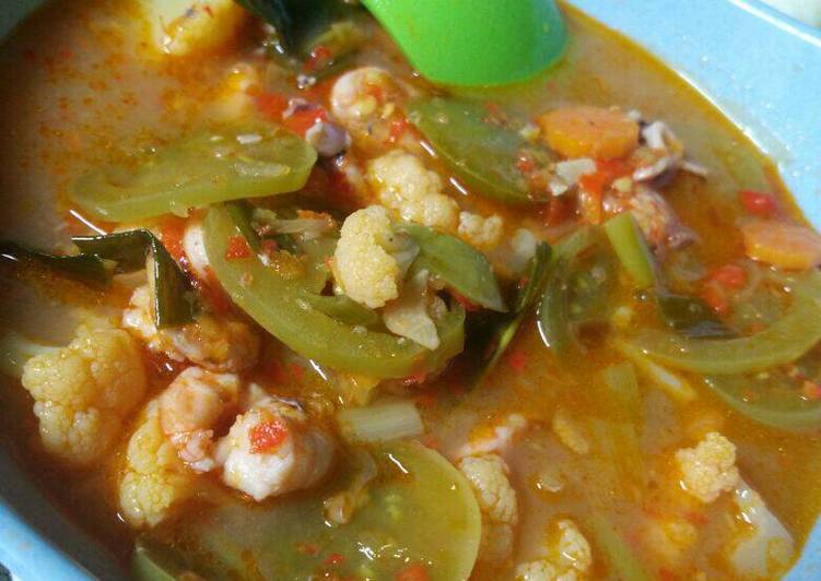 resep lengkap untuk Tomyum cumi udang