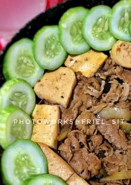 Healthy tofu-beef in pan