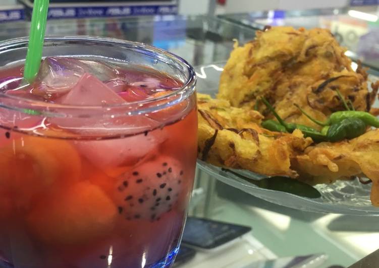 Resep Es buah merah bening oleh ikenana26 - Cookpad