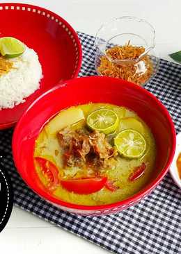 Soto Betawi Daging dan Jeroan Sapi dengan Susu