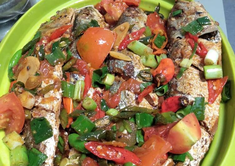 Resep Ikan  Kembung Banjar bumbu sarden  oleh nona putri 