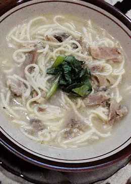 Mie Kuah kaldu ayam