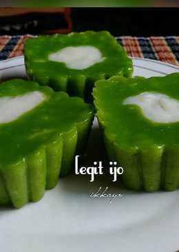 Kue pandan legit gurih