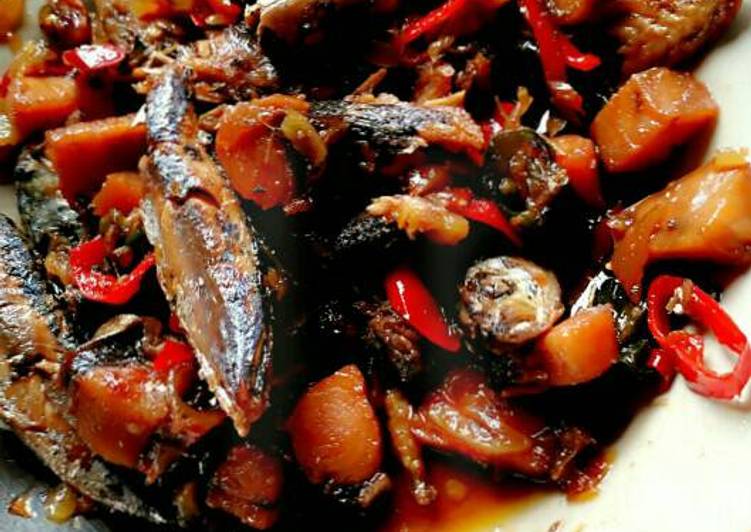 Resep Ikan asin Telang vs pindang asam manis Oleh isnabanjarmasin