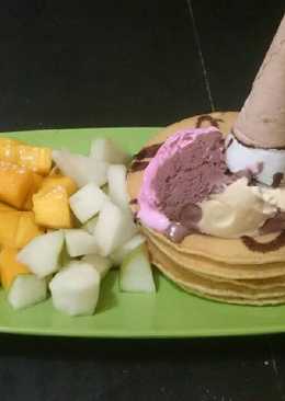 Pancake ice cream buah