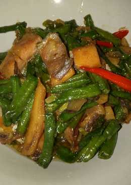 Tumis kacang panjang ikan asin